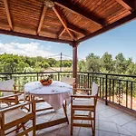 Silva, Garden & Sea View, 3 Bedroom -10 Min Drive From Center