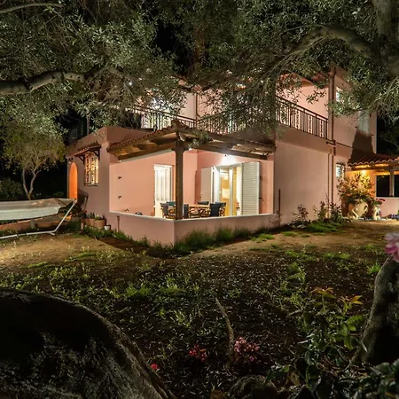 Silva, Garden & Sea View, 3 Bedroom -10 Min Drive From Center 别墅