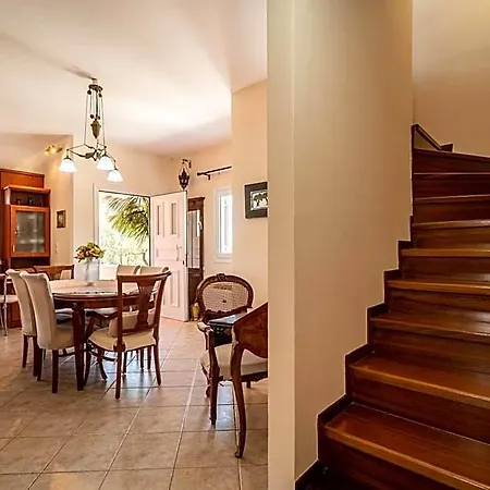 Vila Silva, Garden & Sea View, 3 Bedroom -10 Min Drive From Center *
